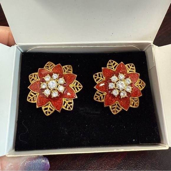 Avon “Festive Sparkle” Red and Gold Floral clip Earrings NIB vintage 1992 - Picture 1 of 6